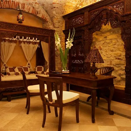 Lindner Castle, Part Of Jdv By Hyatt Отель 4*